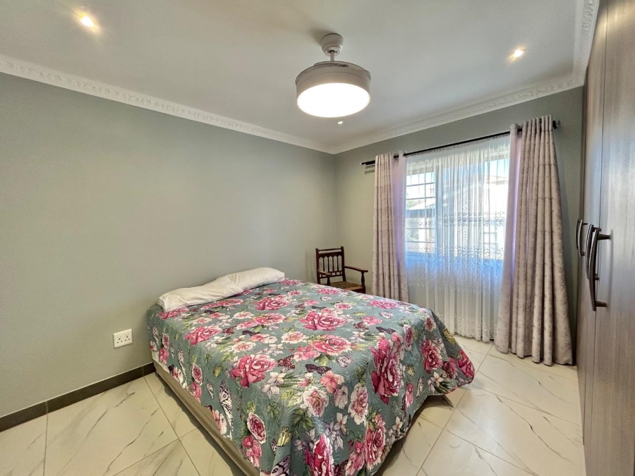 4 Bedroom Property for Sale in Wavecrest Eastern Cape